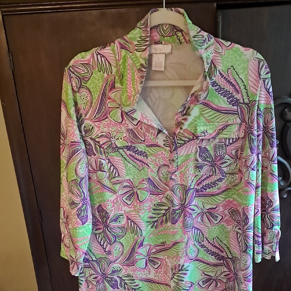 Green Mini Dress with Graphic Design and 3/4 Sleeves